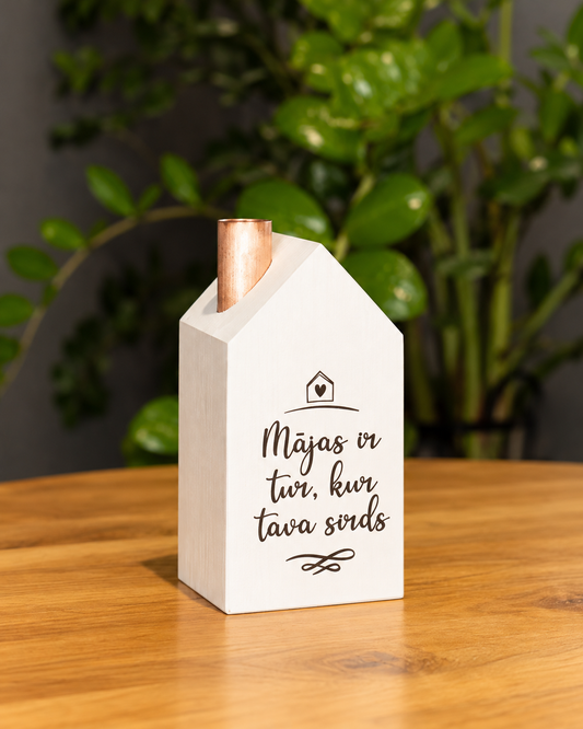 White house candle holder – Mājas ir tur, kur tava sirds