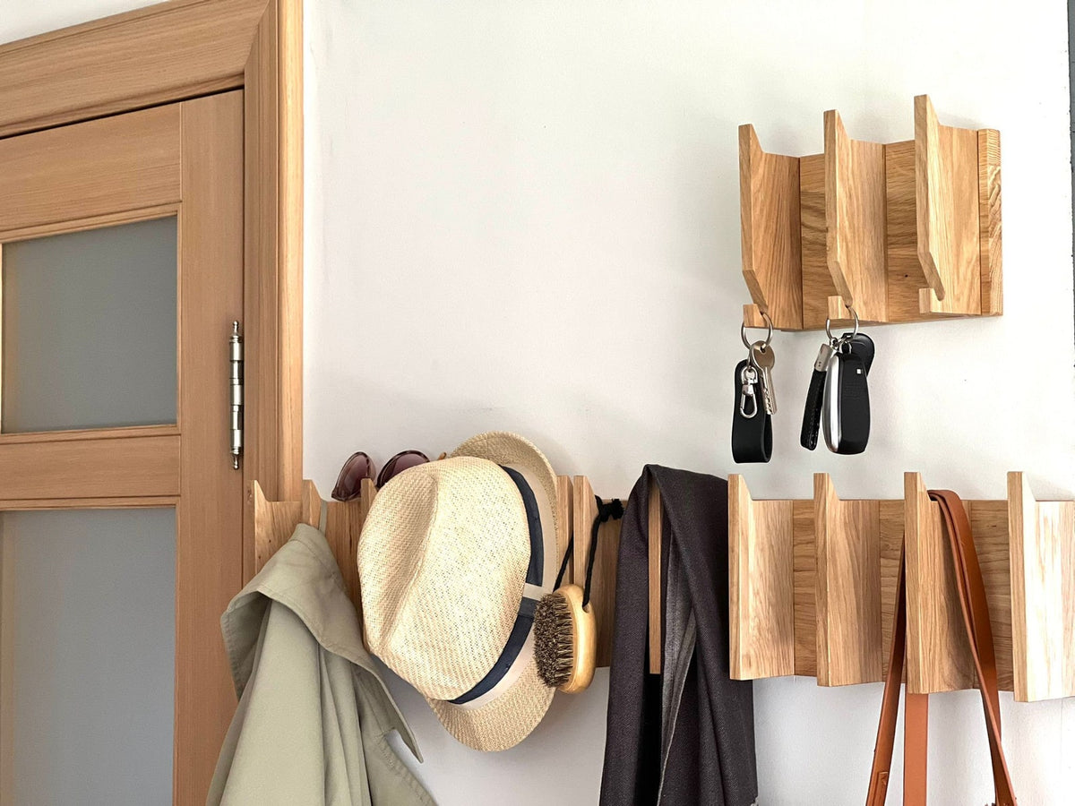 Entrance hall item rack