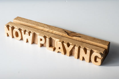 Plates vāka  displejs "NOW PLAYING"