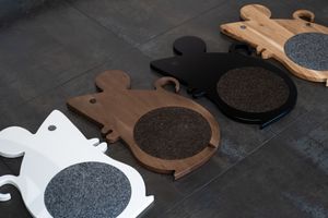 Cat Scratcher Mouse Black White Natural Walnut