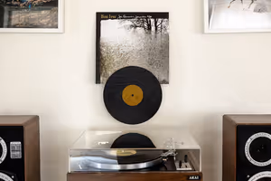 Circle Wall Mount Record Player Stand